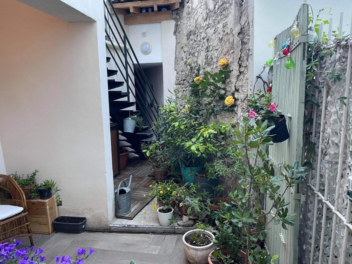Appartement Au Centre De La Venise Provencale LʼIsle-sur-la-Sorgue Buitenkant foto
