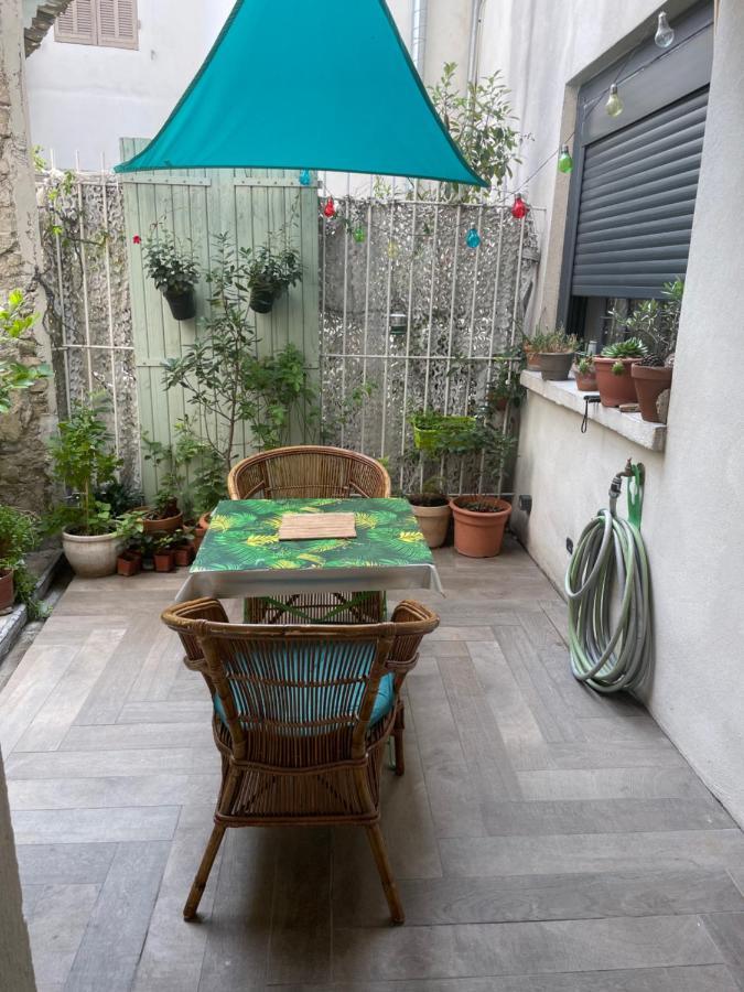 Appartement Au Centre De La Venise Provencale LʼIsle-sur-la-Sorgue Buitenkant foto